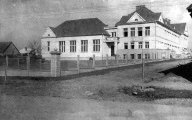 Školní budova postavena  v roce 1931